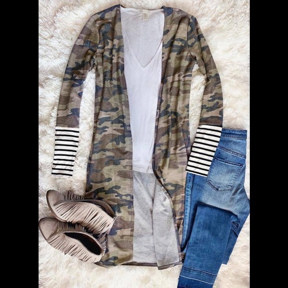 New Boutique plus size camo duster cardigan - Picture 2 of 2
